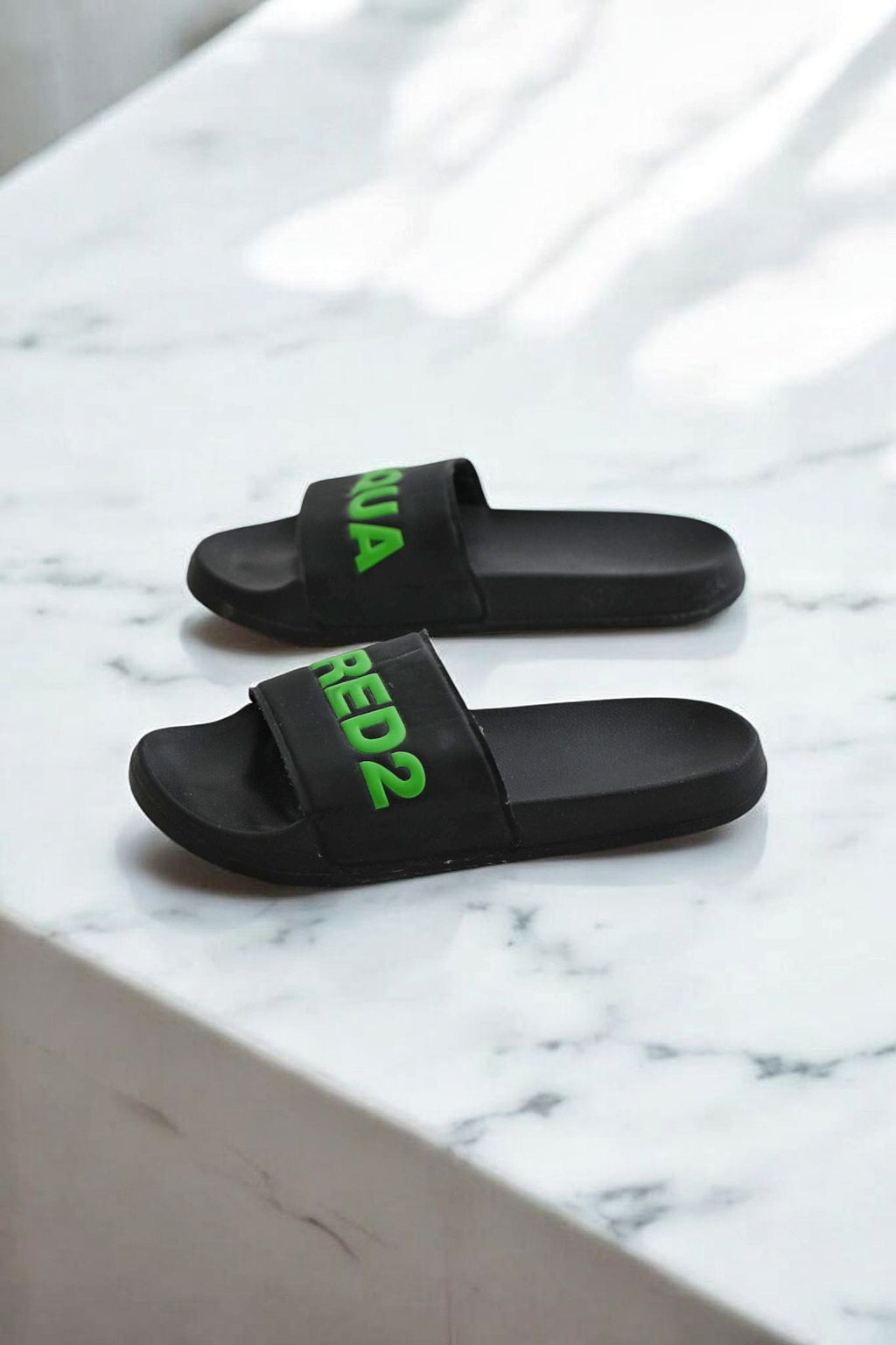 Dsquared2 Logo Slides