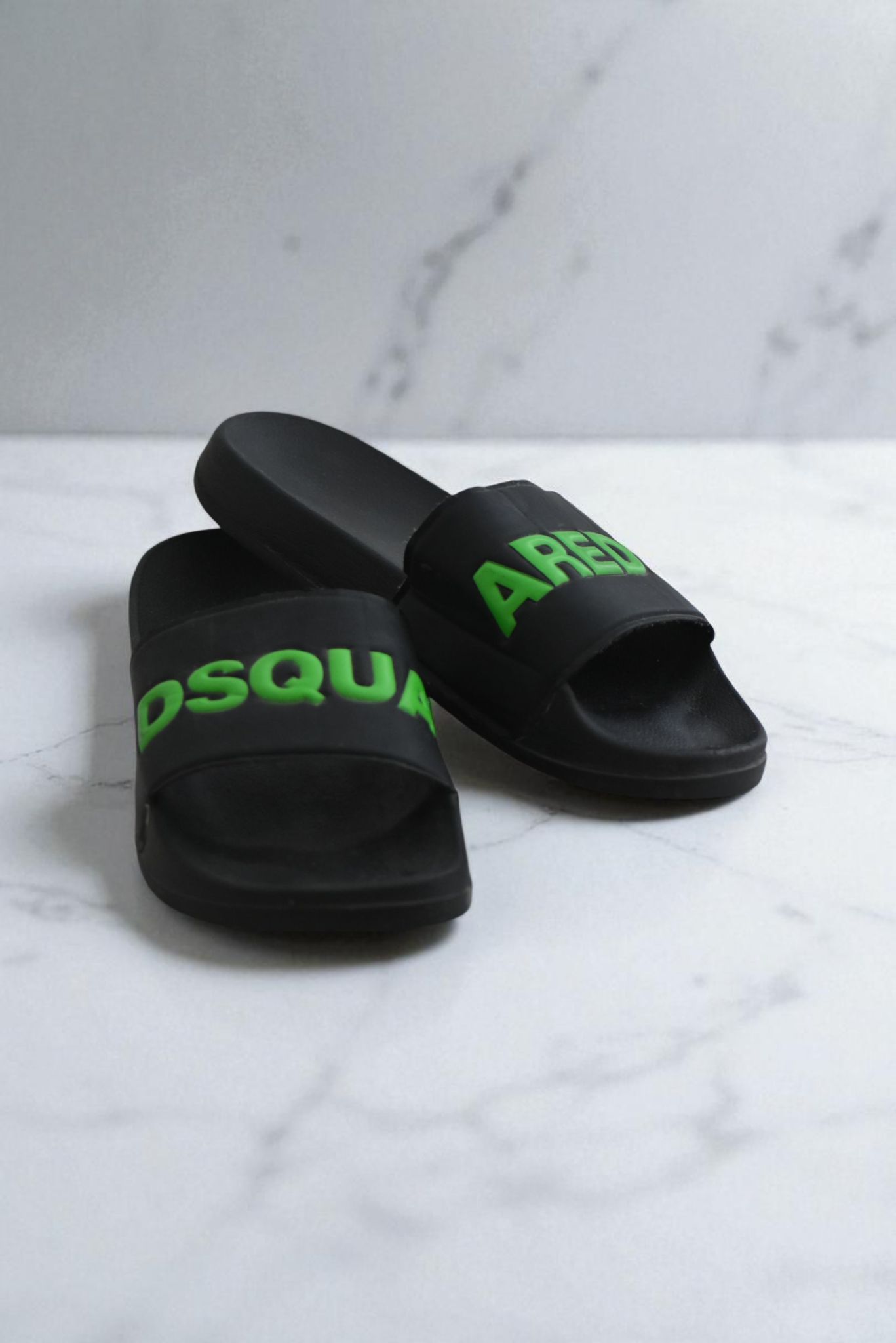 Dsquared2 Logo Slides