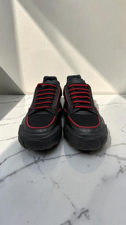 ALEXANDER MCQUEEN COURT TRAINER BLACK & RED