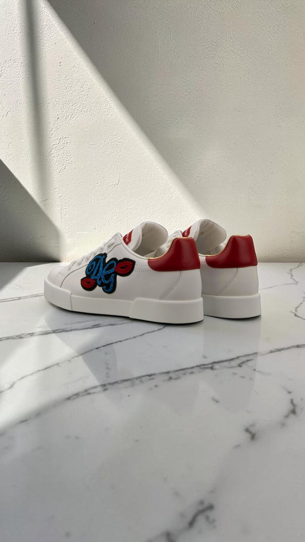 DOLCE & GABBANA PORTOFINO DG LOGO LIPS PATCH SNEAKERS WHITE / RED / BLUE